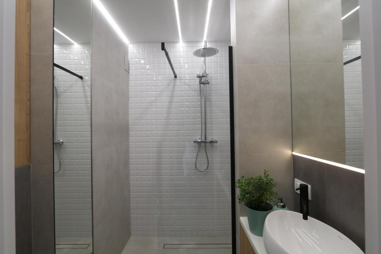 وارسو Romaszewskiego Zoliborz Bedroom Pokoj Metro المظهر الخارجي الصورة