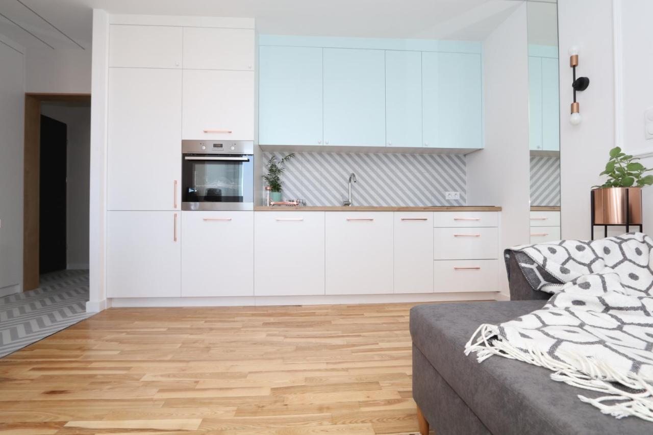 وارسو Romaszewskiego Zoliborz Bedroom Pokoj Metro المظهر الخارجي الصورة