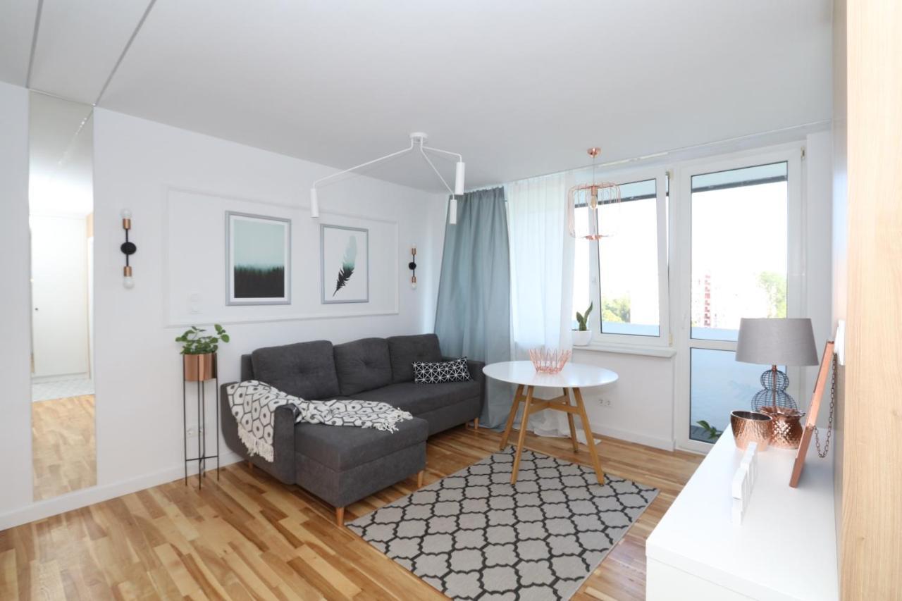 وارسو Romaszewskiego Zoliborz Bedroom Pokoj Metro المظهر الخارجي الصورة